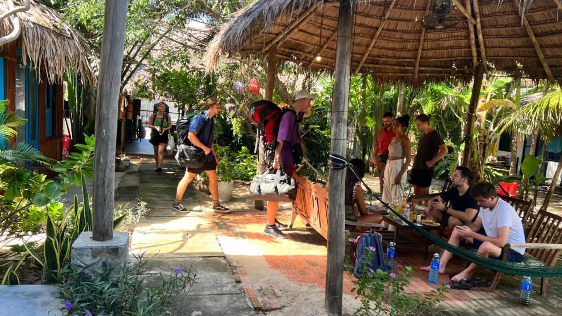 The Seaside Bungalow Hostel And Bar Hội An