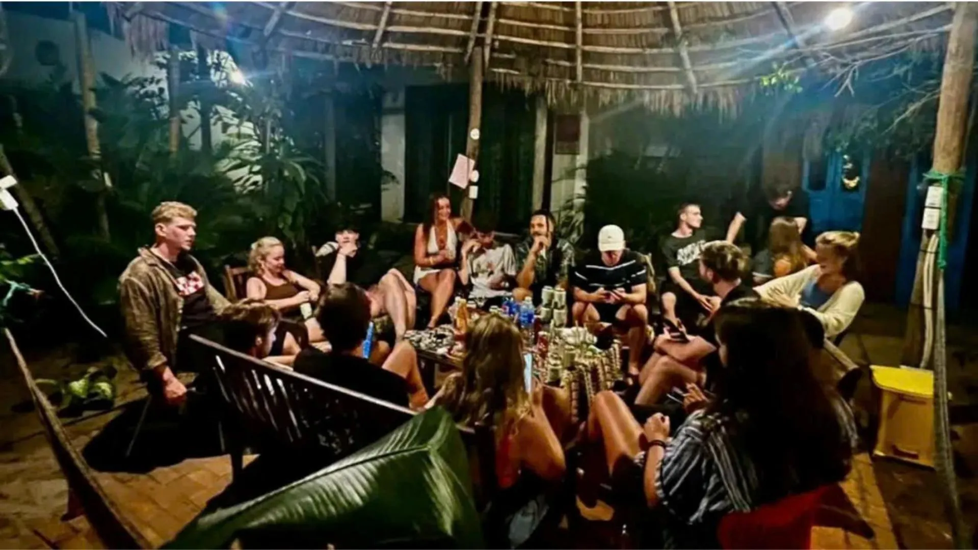 The Seaside Bungalow Hostel And Bar Hội An Séjour chez l'habitant