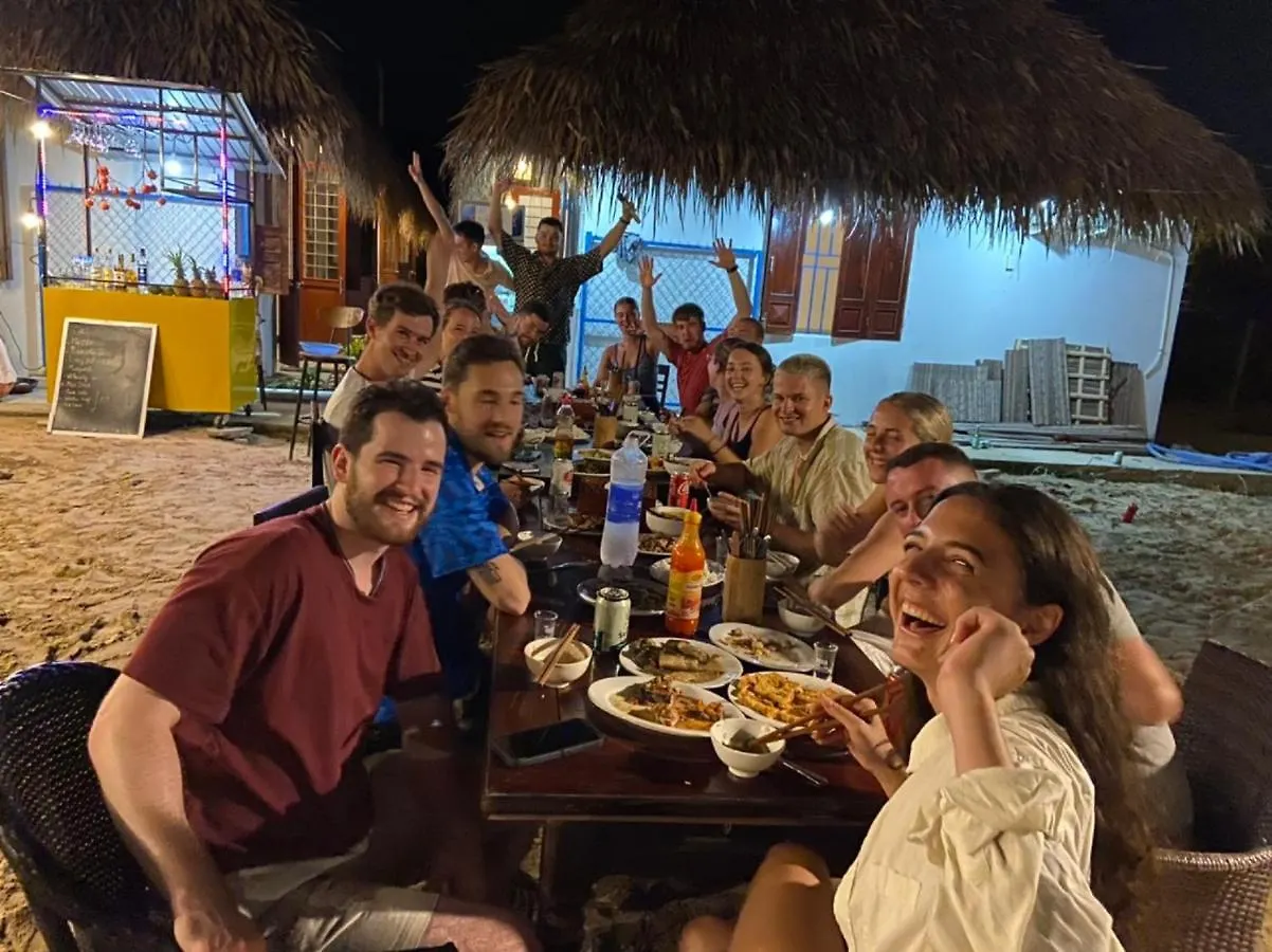 Homestay The Seaside Bungalow Hostel And Bar Hoi An